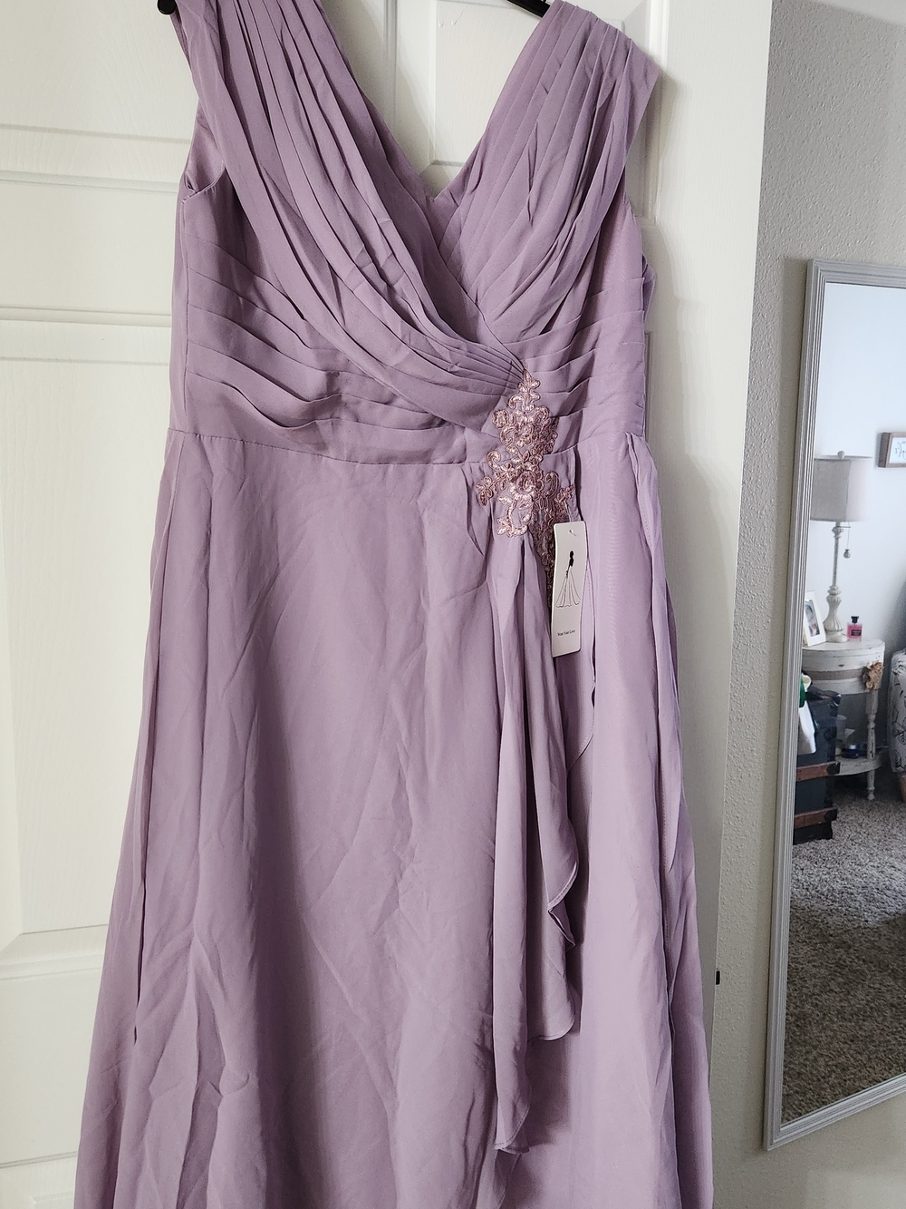 Elegant Lavender V-Neck Chiffon Evening Dress